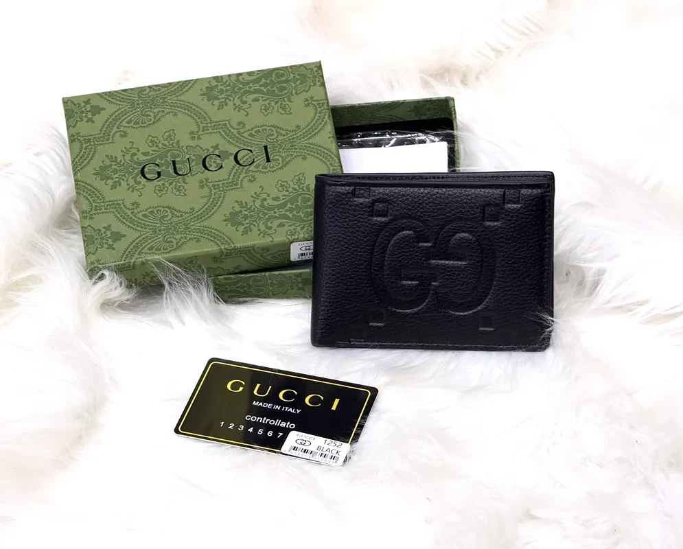 Men's Black Wallet – Sleek Minimalist Design with Refined Details, Everyday Card & Cash Holder  Gucci