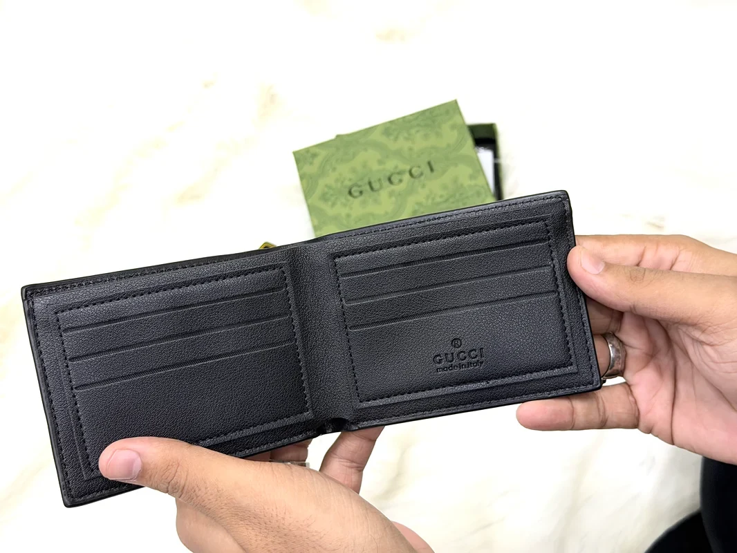 Men's Black Wallet – Sleek Minimalist Design with Refined Details, Everyday Card & Cash Holder  Gucci