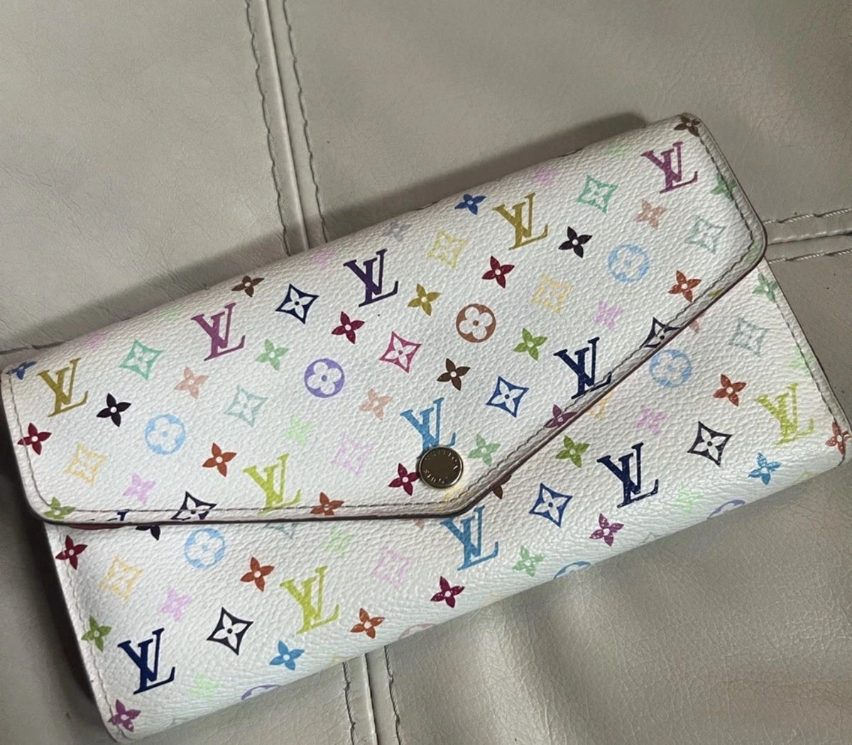 Women's Sarah Wallet – White Multicolor Monogram Design with Pink Interior, Elegant Everyday Card & Cash Organizer | Louis Vuitton