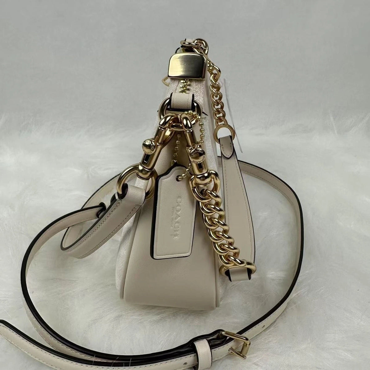 Women's Teri Shoulder Bag – Gold, White & Chalk Signature Canvas, Elegant Everyday Handbag | COACH CV933