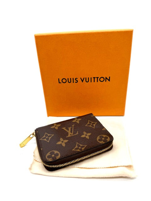 Women's Zip-Around Wallet – Classic Monogram Design, Compact Card & Cash Organizer for Everyday Use  Louis Vuitton Zippy