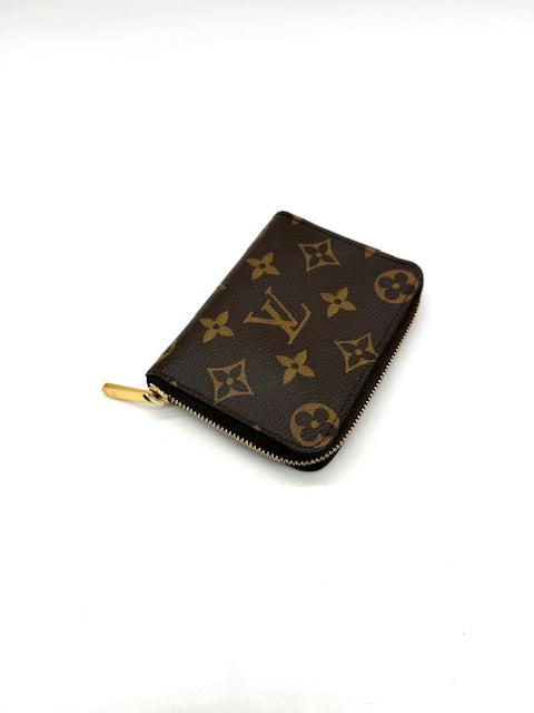 Women's Zip-Around Wallet – Classic Monogram Design, Compact Card & Cash Organizer for Everyday Use  Louis Vuitton Zippy