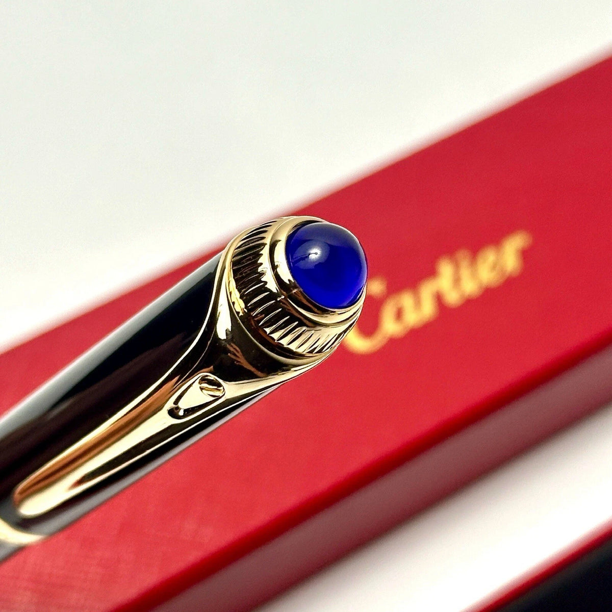 Executive Rollerball Pen – Black Composite Finish with Gold-Tone Accents, Luxury Writing Instrument & Gift | Cartier